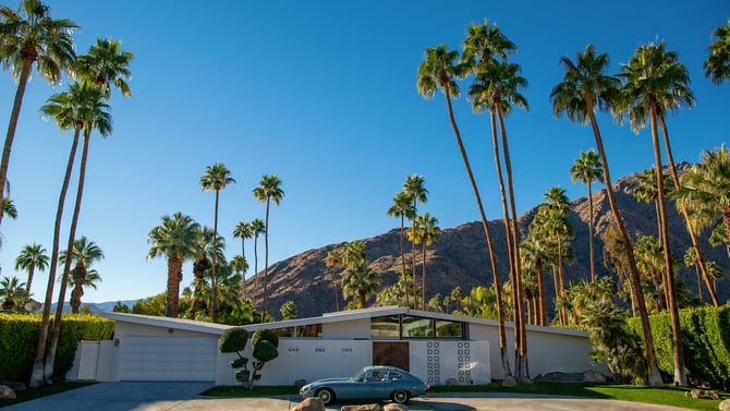 Why Renting a Mid-Century Modern Vacation Home is a Must in Palm Springs